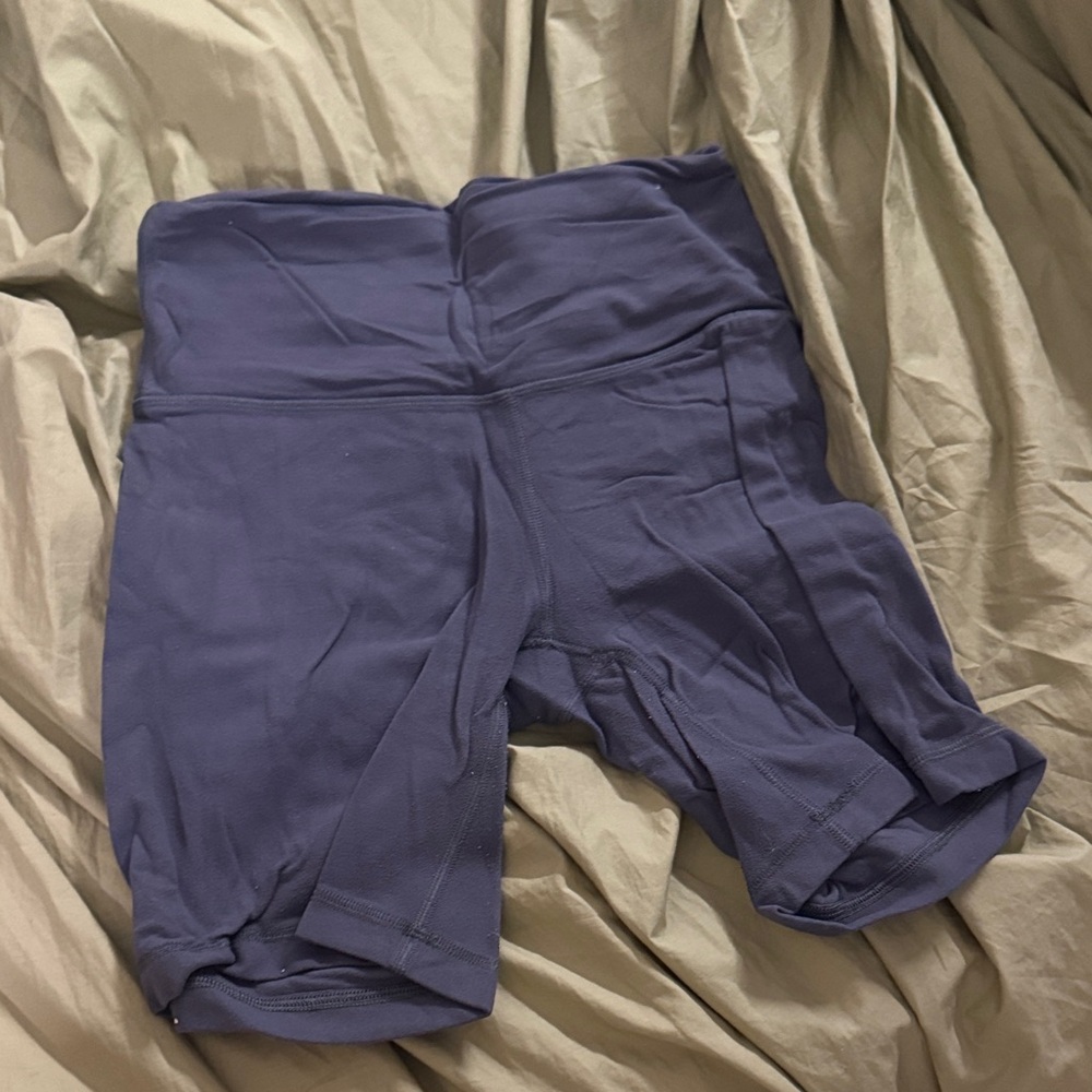TNA Women's High-Rise Bike Shorts - grey